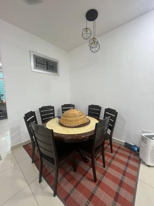 Hadeerna Homestay - Double Storey Terrace Chemor ภายนอก รูปภาพ